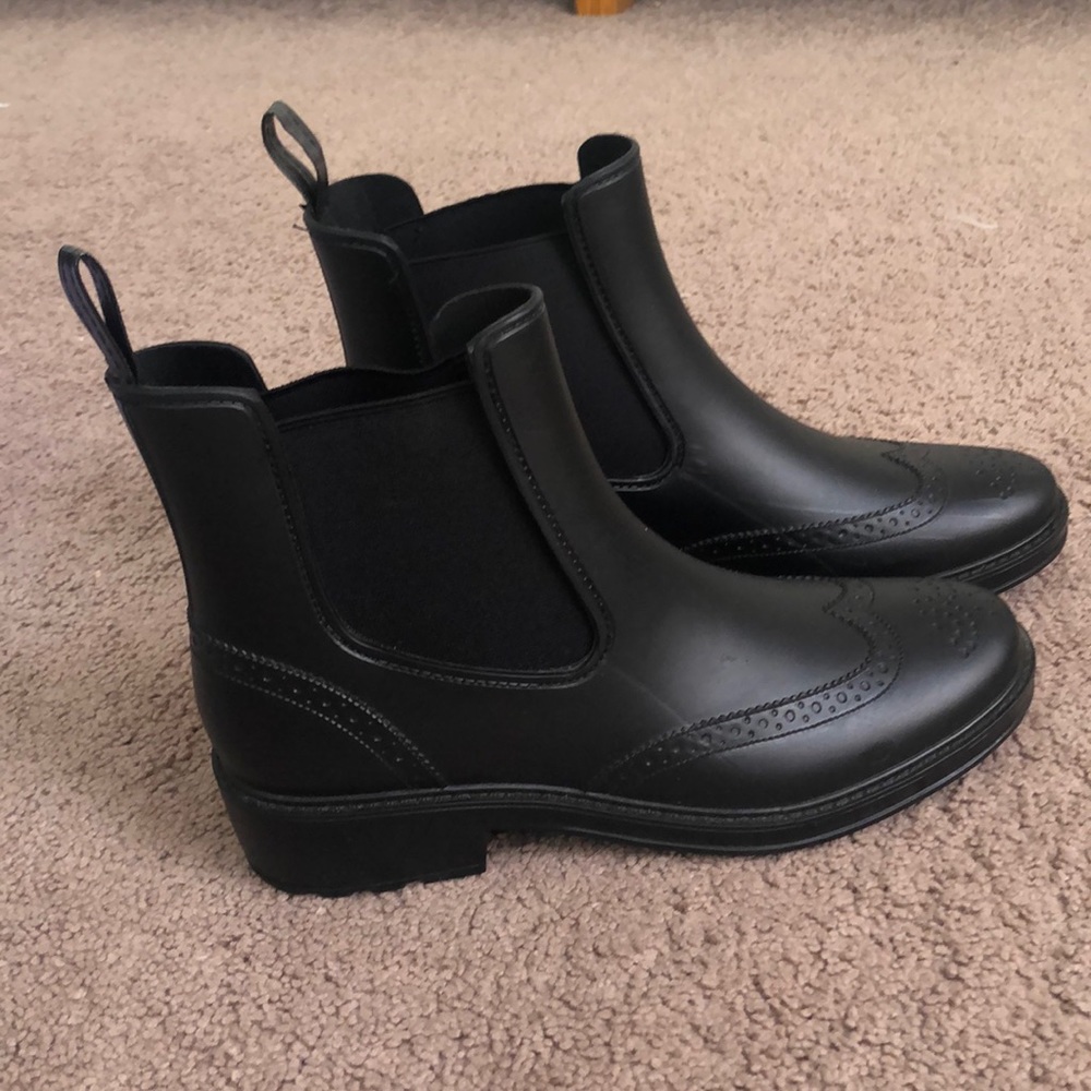 Black rain booties